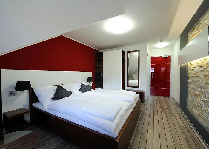 Caramell 3* Louny
